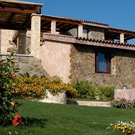 アパートホテル Il Borgo Di Porto Corallo ヴィッラプッツ