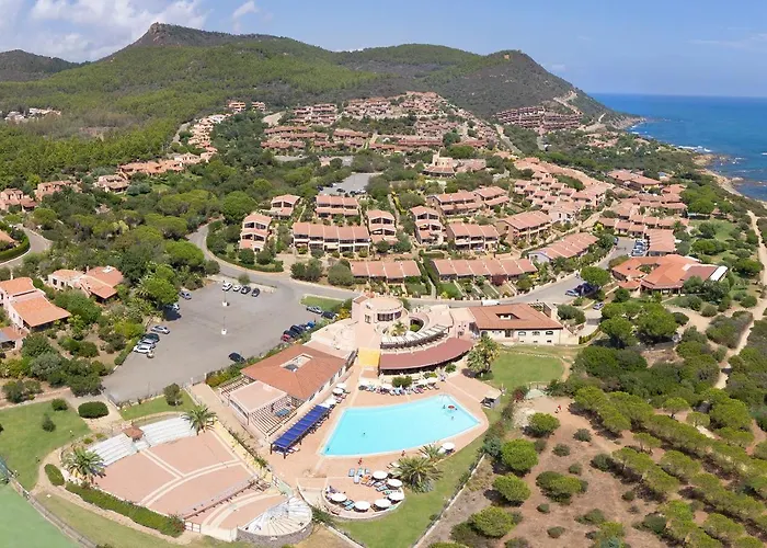Il Borgo Di Porto Corallo