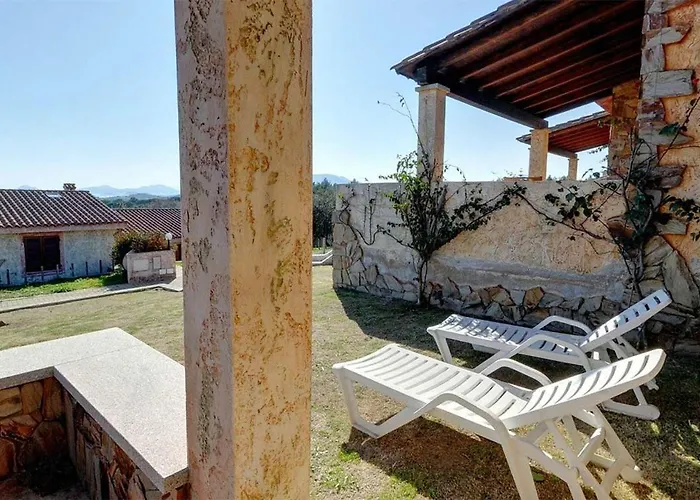 Il Borgo Di Porto Corallo アパートホテル