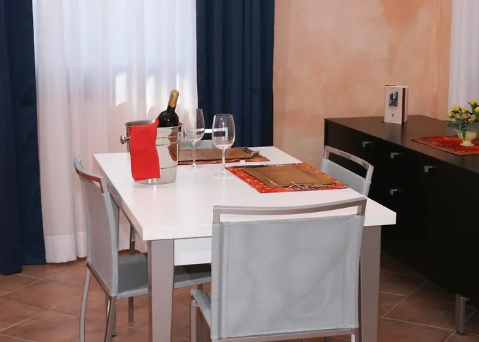 アパートホテル Il Borgo Di Porto Corallo 3*