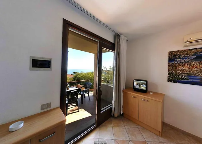 Il Borgo Di Porto Corallo Aparthotel 3*