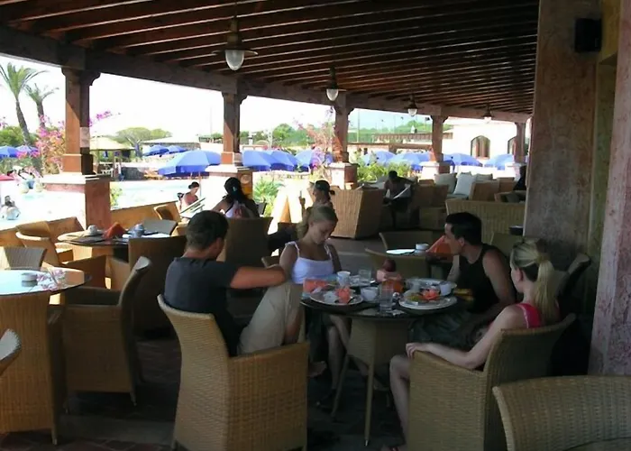 Aparthotel Il Borgo Di Porto Corallo 3*
