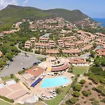 Il Borgo Di Porto Corallo