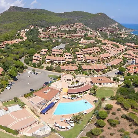 Il Borgo Di Porto Corallo