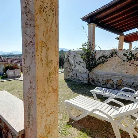 Il Borgo Di Porto Corallo Lägenhetshotell
