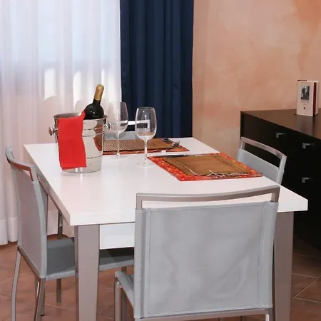 Lägenhetshotell Il Borgo Di Porto Corallo 4*