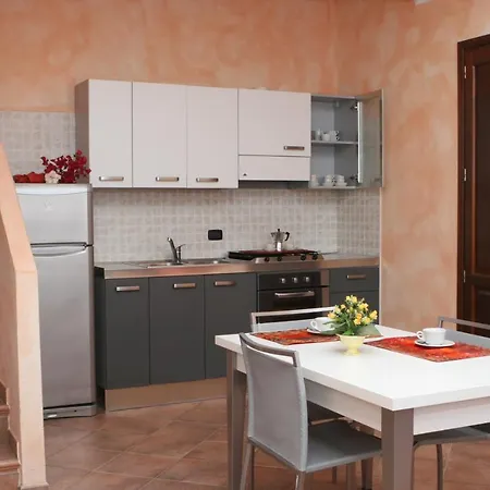 Il Borgo Di Porto Corallo