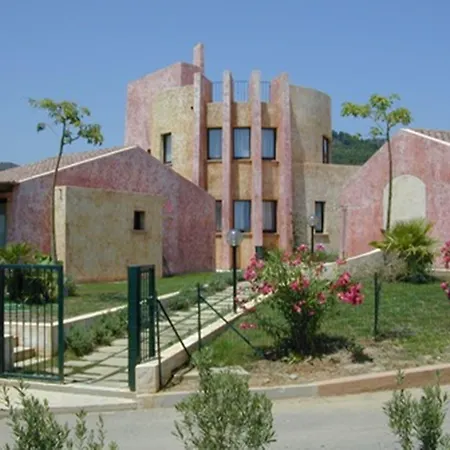 Lägenhetshotell Il Borgo Di Porto Corallo
