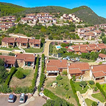 Il Borgo Di Porto Corallo