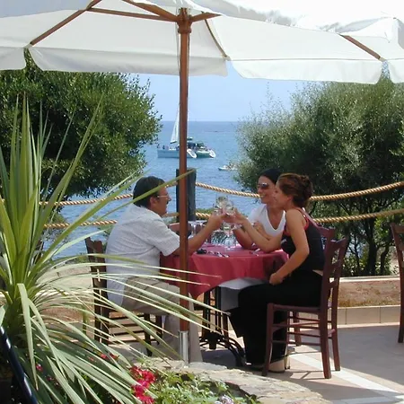 Il Borgo Di Porto Corallo فيلابوتزو