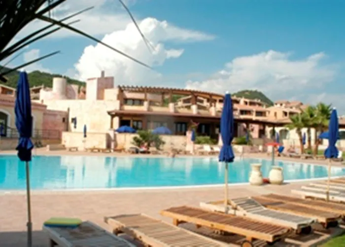 Il Borgo Di Porto Corallo 3* וילאפוצו