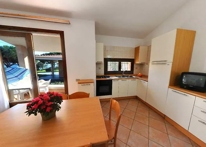 Aparthotel Il Borgo Di Porto Corallo 4*