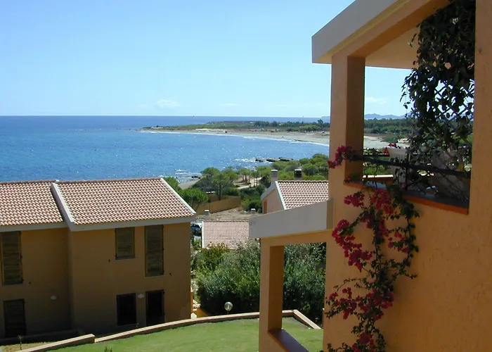 Il Borgo Di Porto Corallo