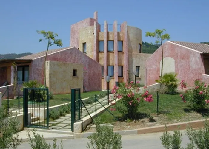 Aparthotel Il Borgo Di Porto Corallo